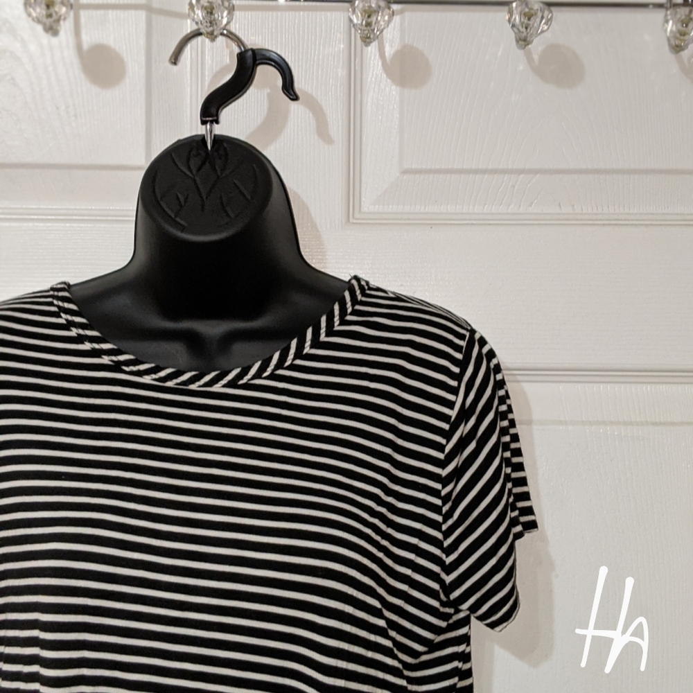 Striped Knotted T-shirt 😛